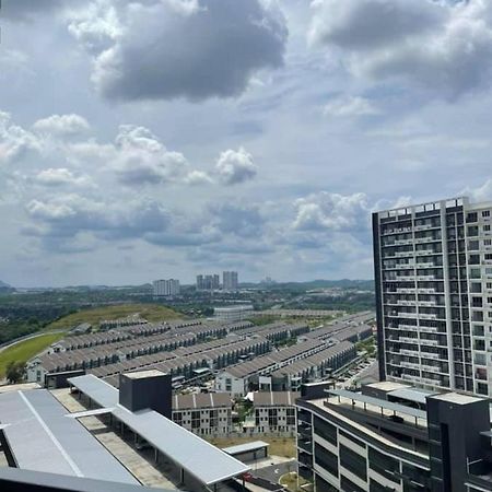 D'Rinie Sky Homestay Kajang Esterno foto