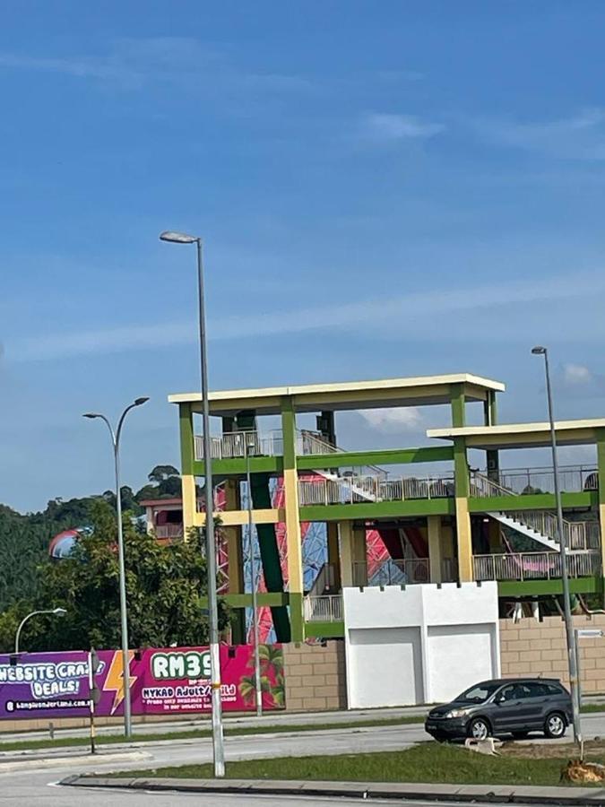 D'Rinie Sky Homestay Kajang Esterno foto