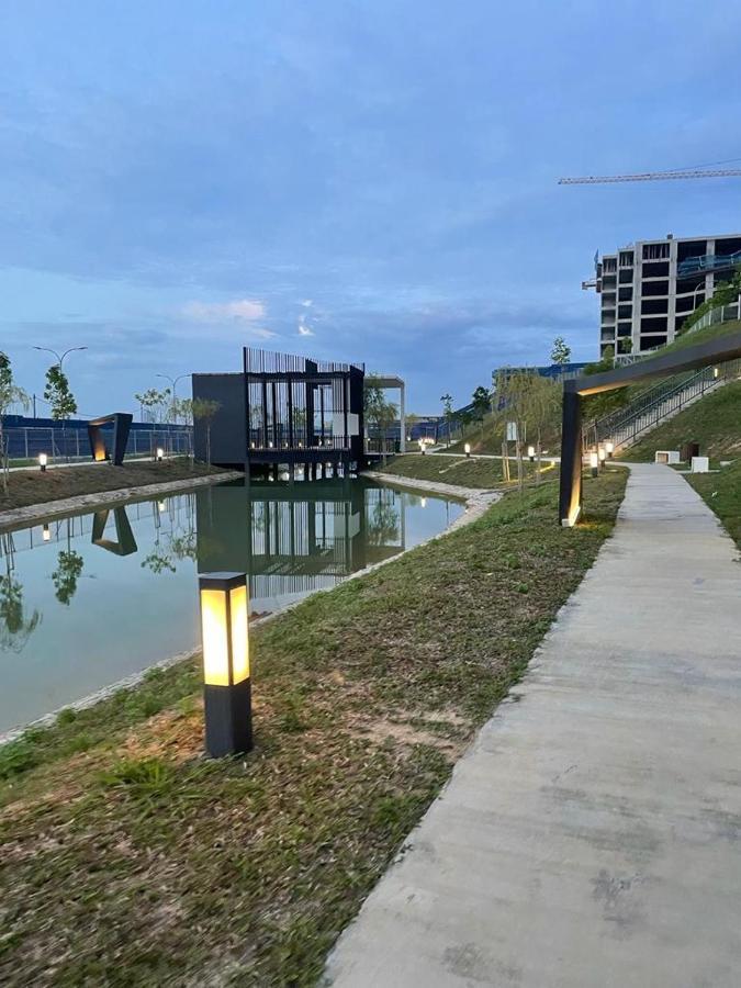 D'Rinie Sky Homestay Kajang Esterno foto